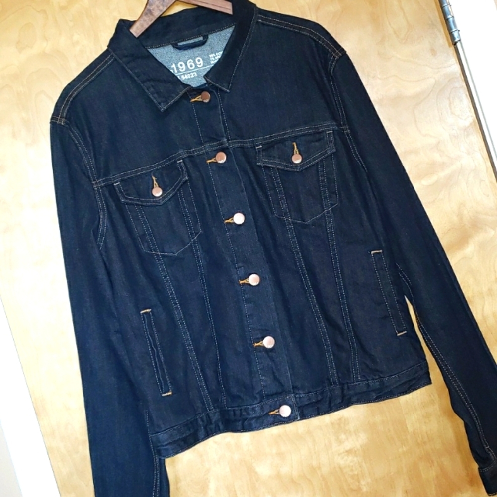 EUC Gap Womans Classic 1969 Denim Jacket
